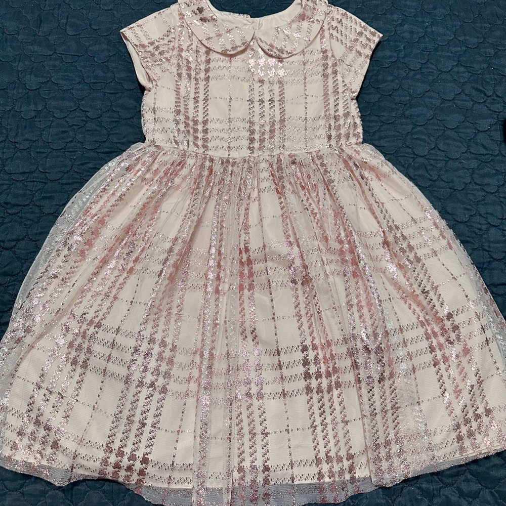Pippa and Julie
Sparkly party dress
Fit n flare
Size 7